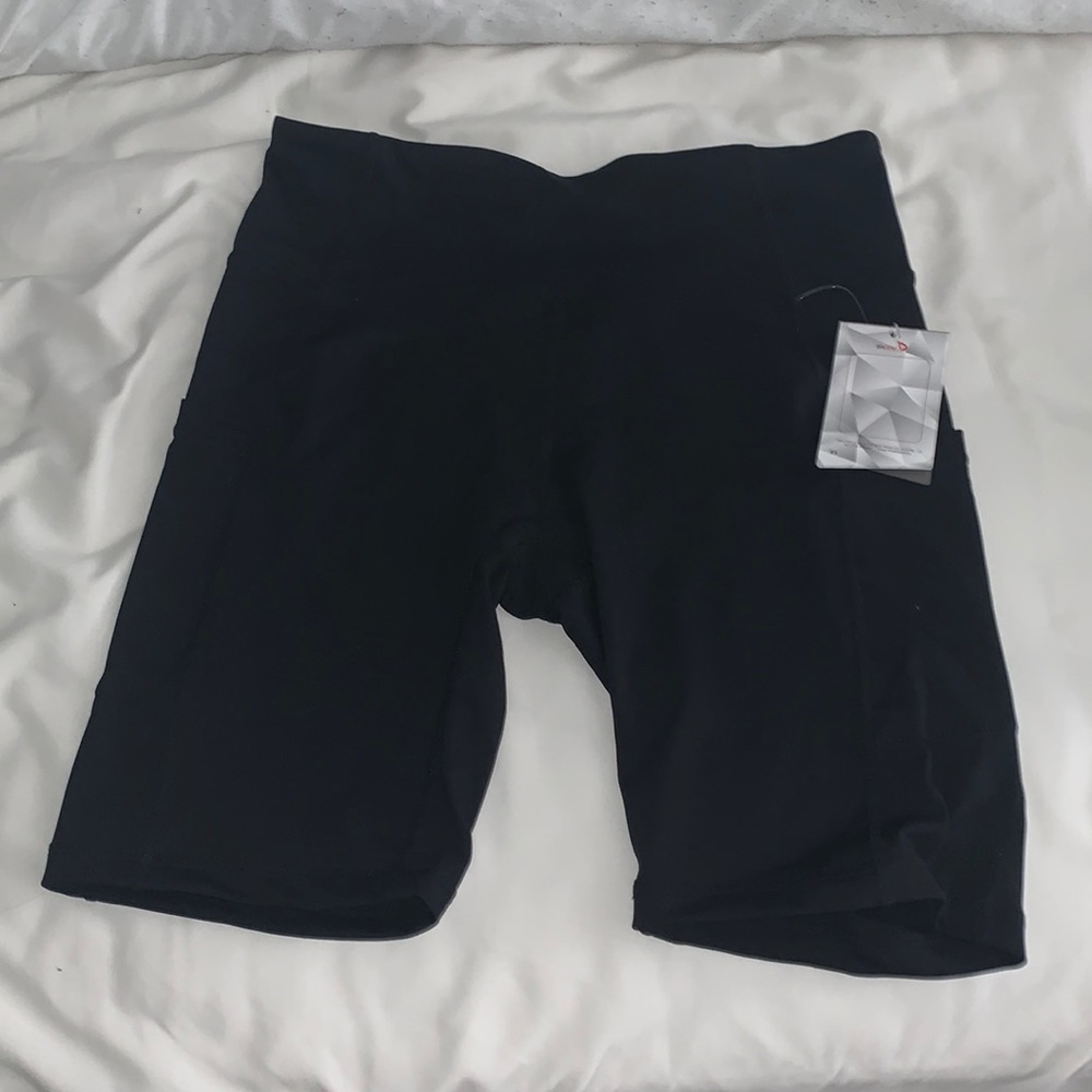 Black Medium baleaf biker shorts